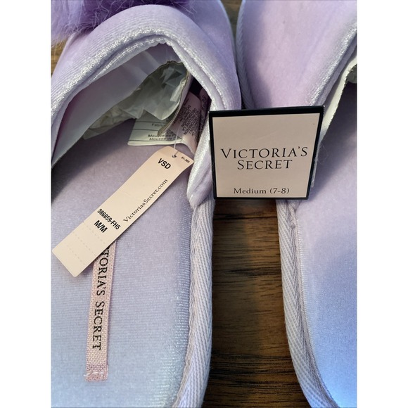 Victoria Secret Purple Slippers Fluffy Pom Pom Faux Fur Slip On VS Size Medium - Picture 4 of 4